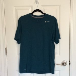 Nike men’s green dri-fit short sleeve shirt size S